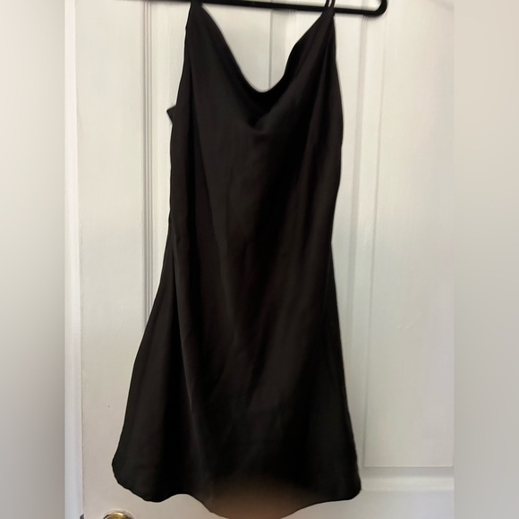 Altar’d state SILK BACKLESS MINI DRESS small - Picture 4 of 9